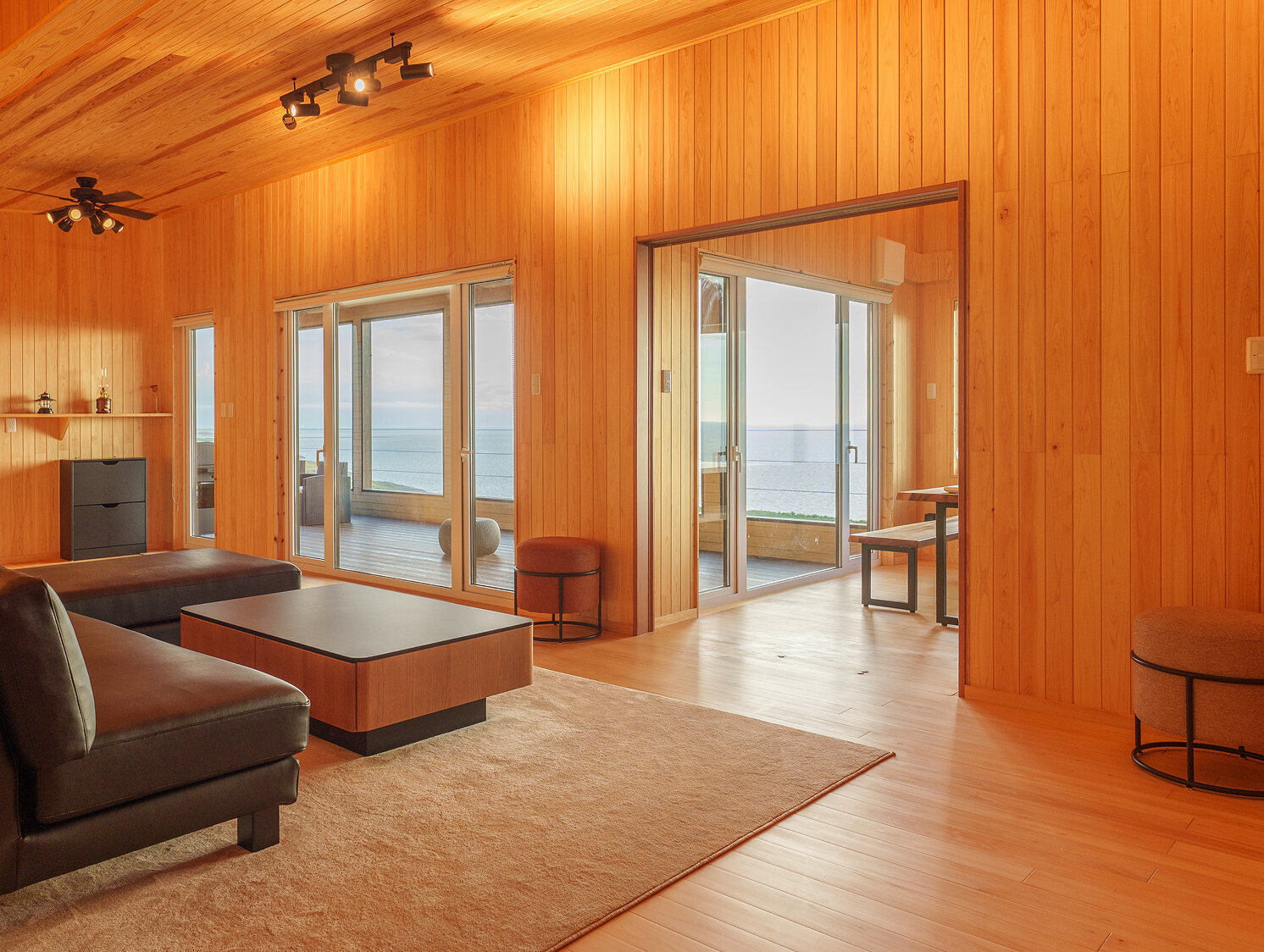 ダイニングテーブル