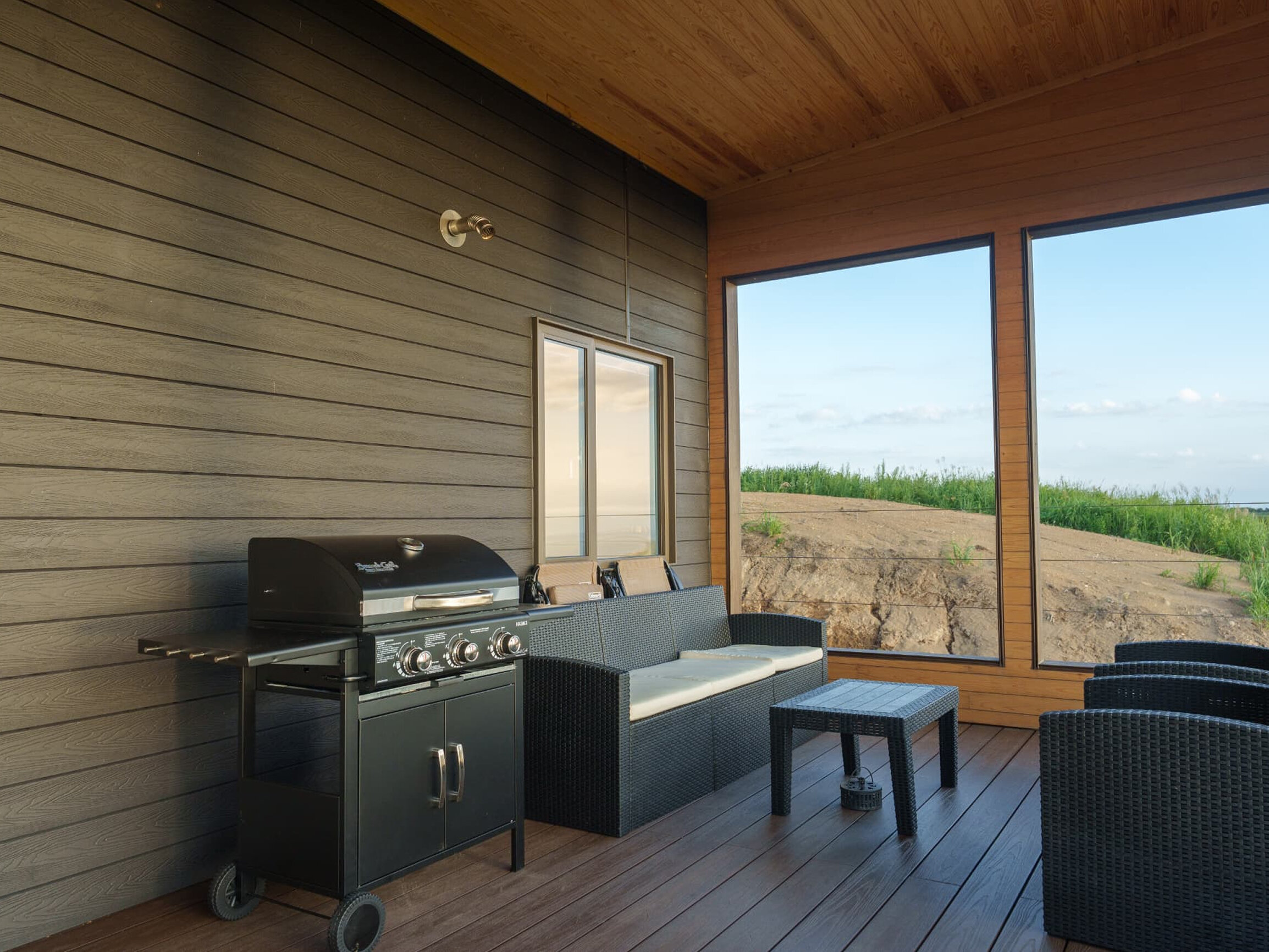 朝のバレルサウナ内部