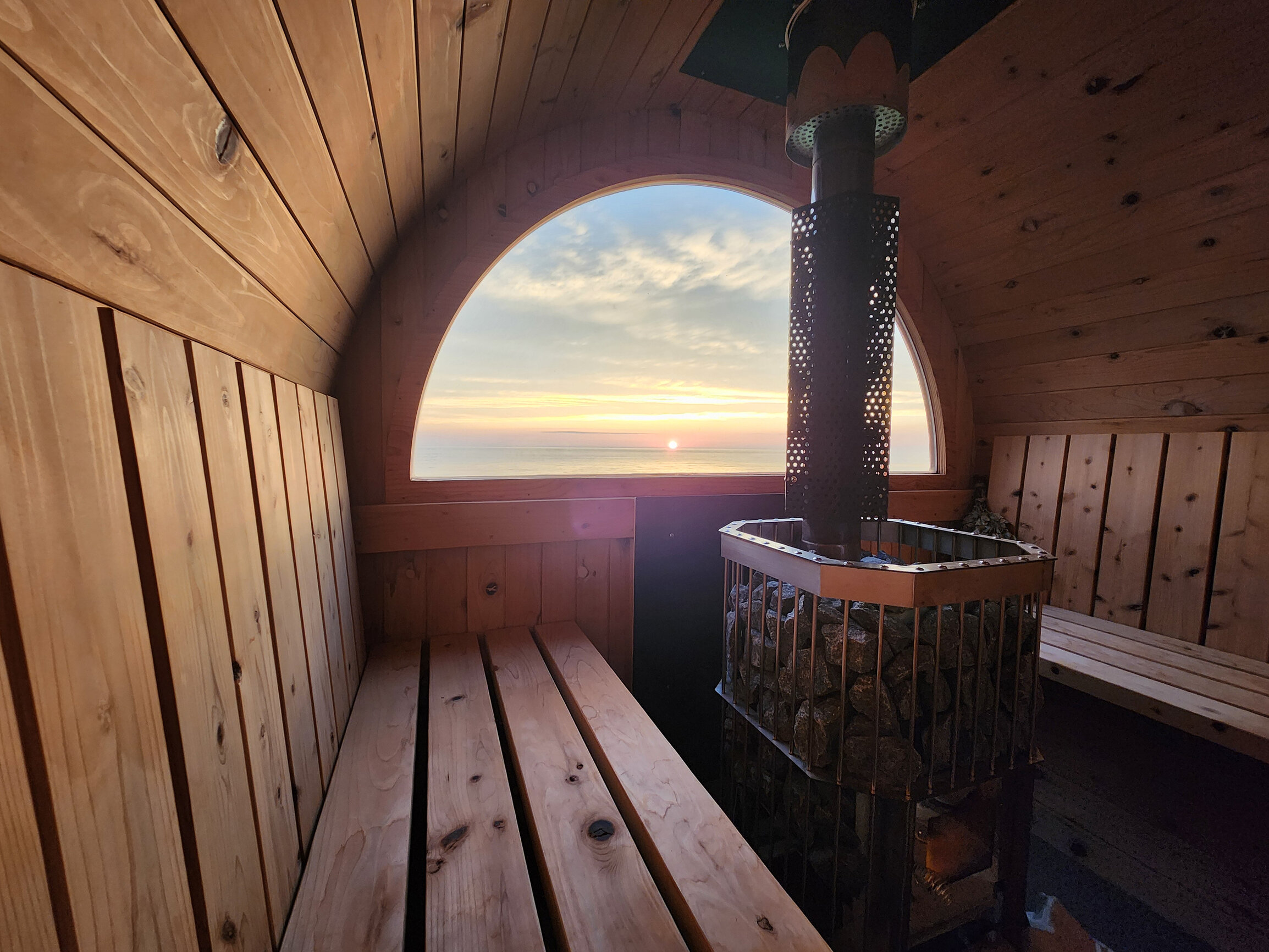 窓から見る夕景