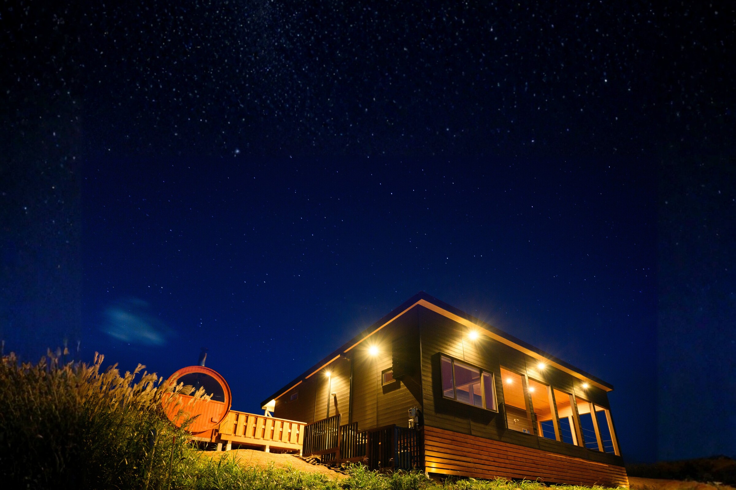 望来Villa — 星空の下の外観